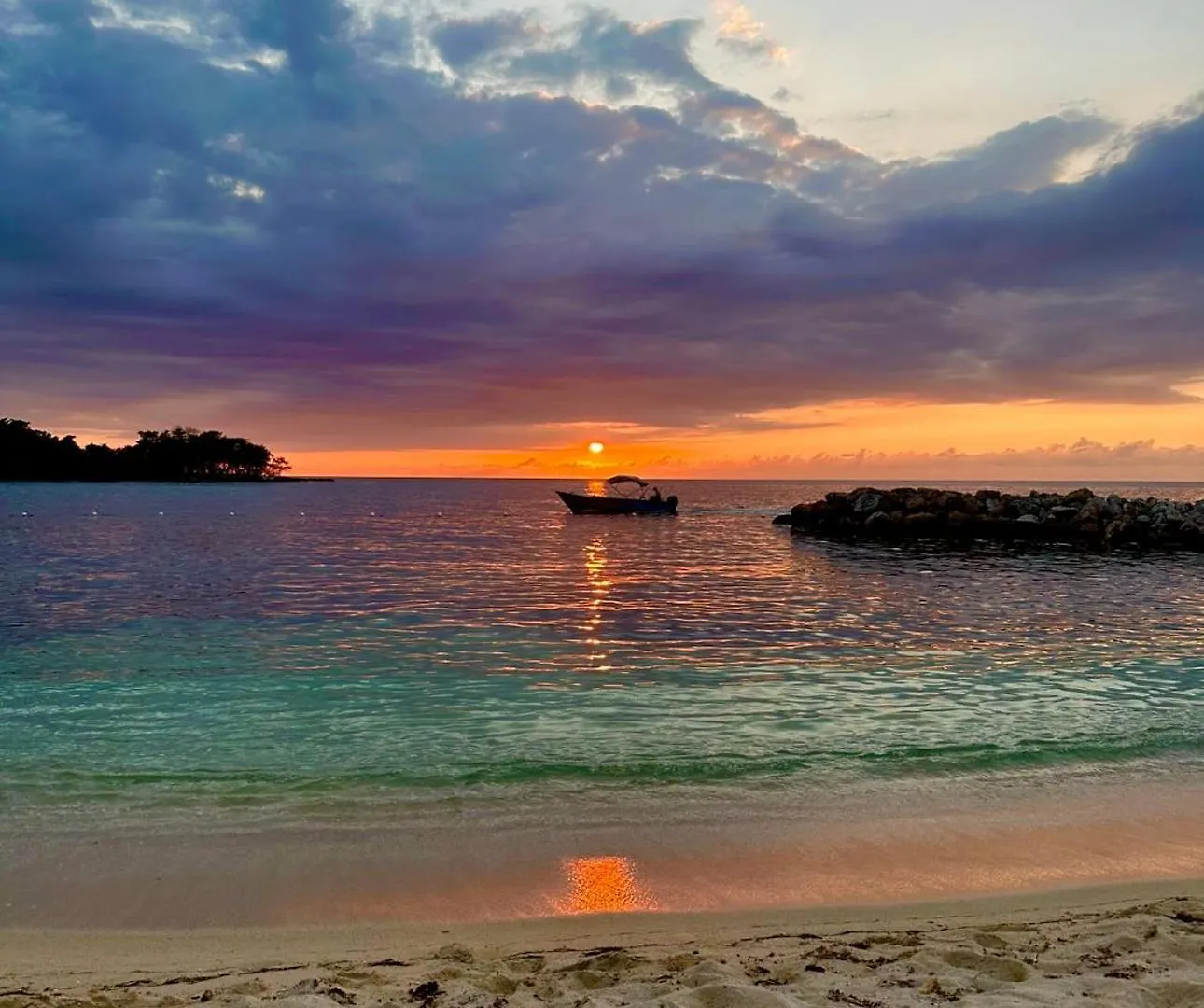 Holiday home Stunning 2 Bedroom House At Point Village Negril
