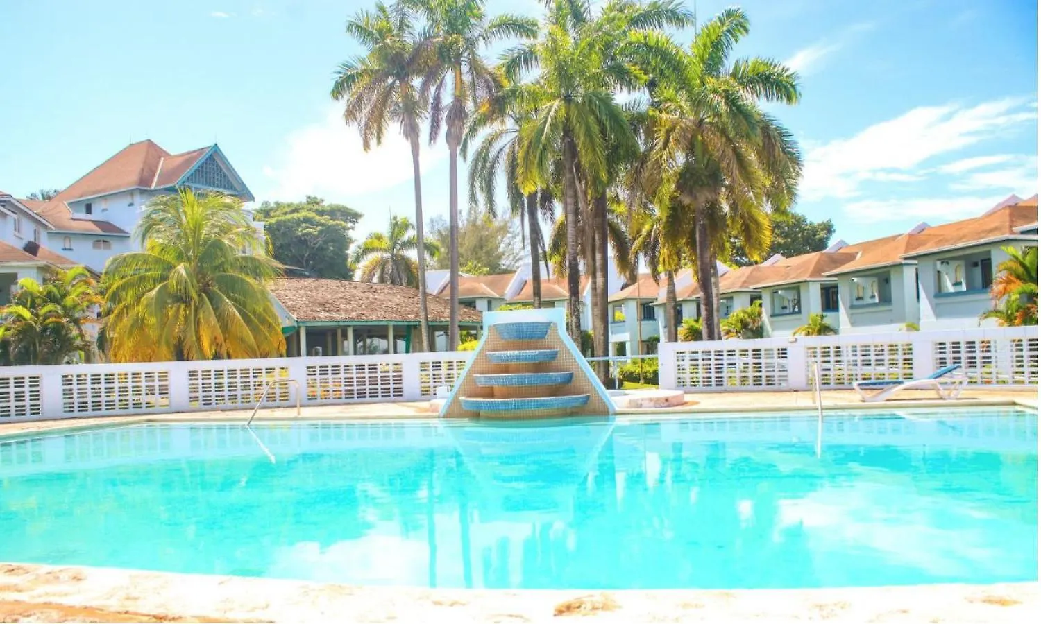 Stunning 2 Bedroom House At Point Village Negril Jamaica
